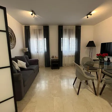 El Palacete De San Juan De Reyes Toledo