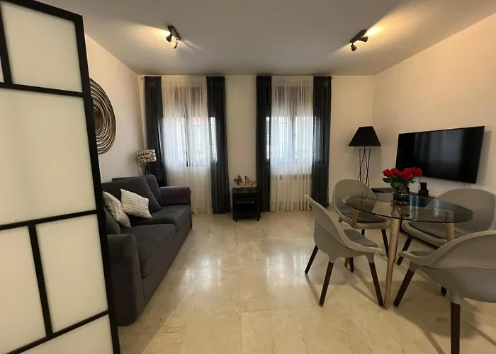 El Palacete De San Juan De Reyes Toledo